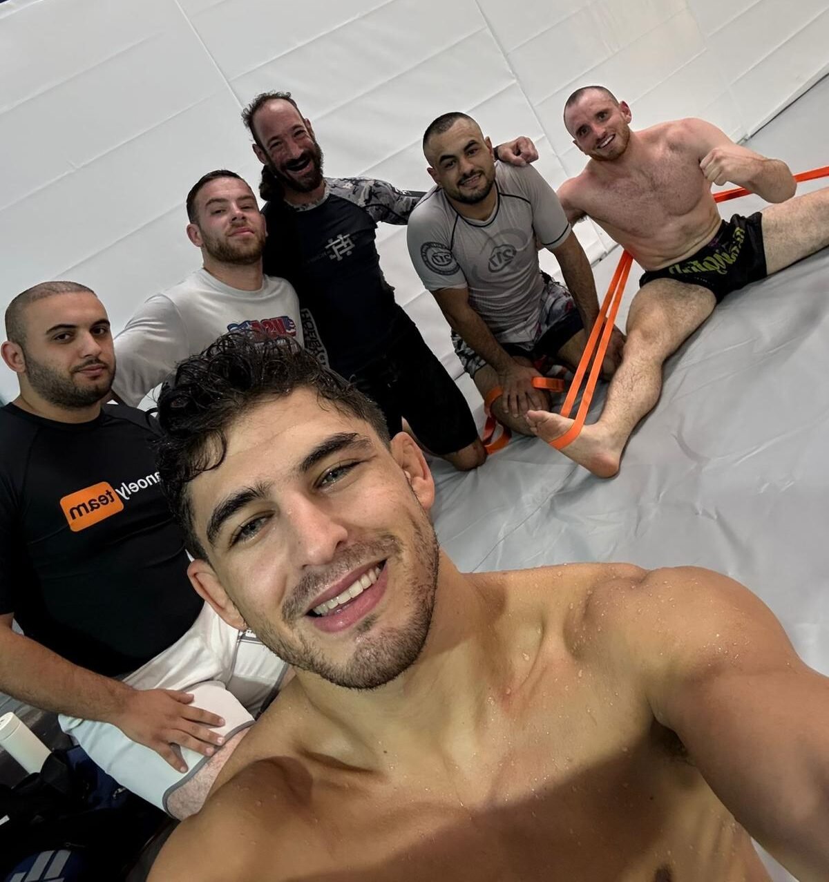 [תמונה קבוצתית נוספת]