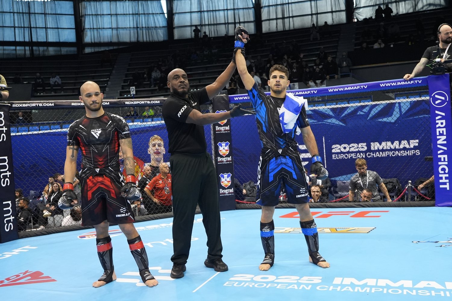 [תמונה של דביר גל]